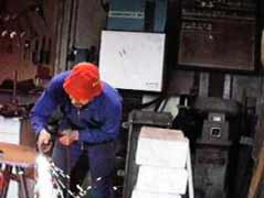 Beim Schneiden (Plasma)